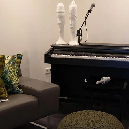 Apartman Em Elegance Apartment I 2 Schlafzimmer I Balkon & Parkplatz I Nuernberg *