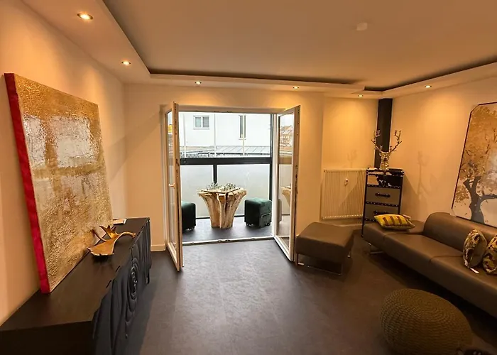 Em Elegance Moeblierte 3-zimmer In *